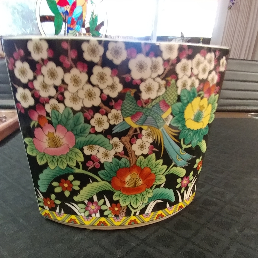 Mikasa Bone China Kutani Bird Vase